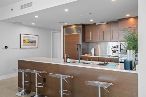 Condominio en alquiler en Miami, Florida, 3 dormitorios, 169.55 m2 № 1890025 - foto 11