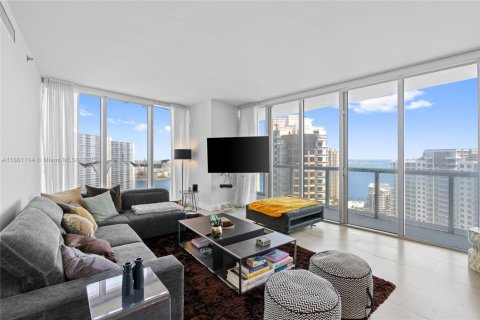 Condominio en alquiler en Miami, Florida, 3 dormitorios, 169.55 m2 № 1890025 - foto 2