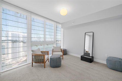 Condominio en alquiler en Miami, Florida, 3 dormitorios, 169.55 m2 № 1890025 - foto 28