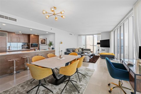 Condominio en alquiler en Miami, Florida, 3 dormitorios, 169.55 m2 № 1890025 - foto 9