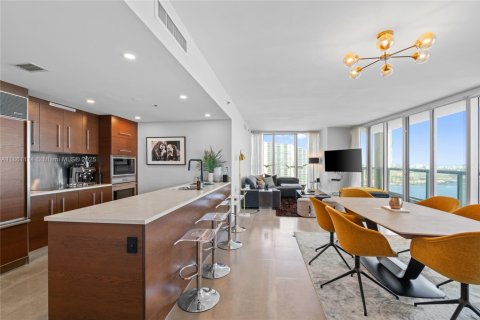 Condominio en alquiler en Miami, Florida, 3 dormitorios, 169.55 m2 № 1890025 - foto 7