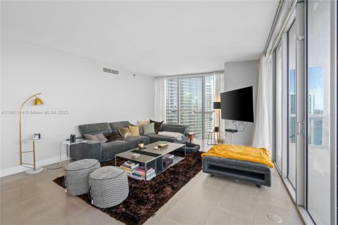 Condominio en alquiler en Miami, Florida, 3 dormitorios, 169.55 m2 № 1890025 - foto 10