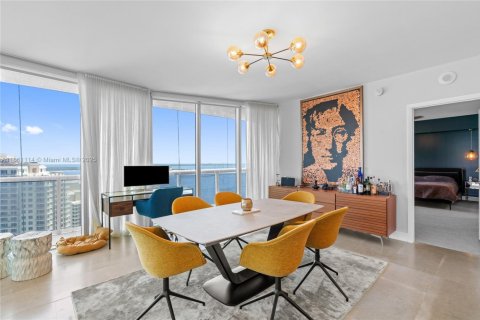 Condominio en alquiler en Miami, Florida, 3 dormitorios, 169.55 m2 № 1890025 - foto 3