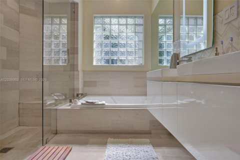 Villa ou maison à louer à Hollywood, Floride: 3 chambres, 165.74 m2 № 2087967 - photo 28