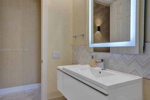 Villa ou maison à louer à Hollywood, Floride: 3 chambres, 165.74 m2 № 2087967 - photo 15