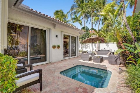 Villa ou maison à louer à Hollywood, Floride: 3 chambres, 165.74 m2 № 2087967 - photo 2