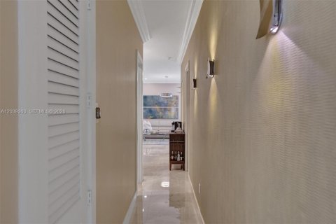 Villa ou maison à louer à Hollywood, Floride: 3 chambres, 165.74 m2 № 2087967 - photo 16