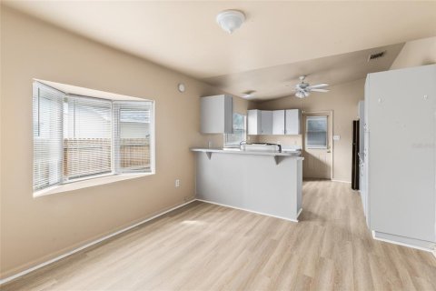 Villa ou maison à vendre à Saint Petersburg, Floride: 2 chambres, 85.93 m2 № 2408938 - photo 13