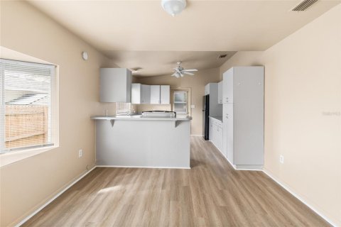 Villa ou maison à vendre à Saint Petersburg, Floride: 2 chambres, 85.93 m2 № 2408938 - photo 11