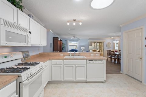 House in The Villages, Florida 2 bedrooms, 107.77 sq.m. № 1772137 - photo 25
