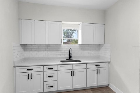 House in Lakeland, Florida 2 bedrooms, 114.46 sq.m. № 1750549 - photo 8