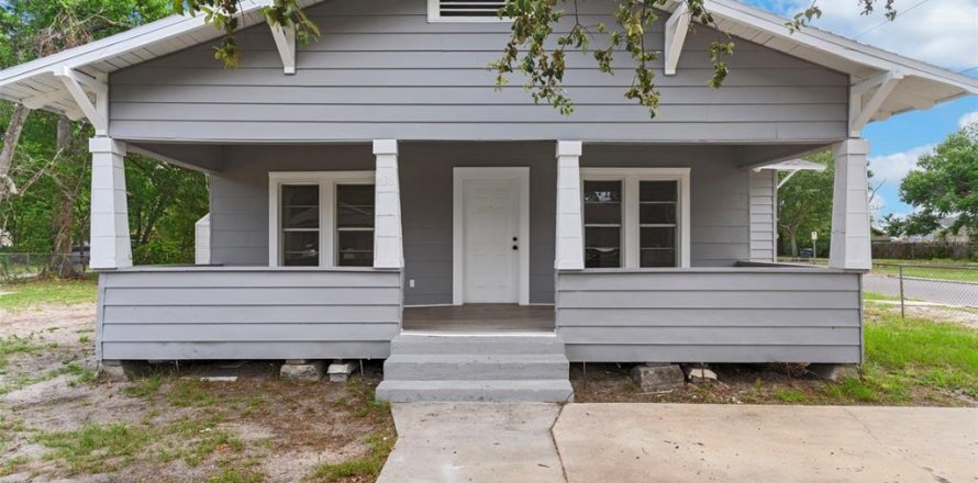 House in Lakeland, Florida 2 bedrooms, 114.46 sq.m. № 1750549