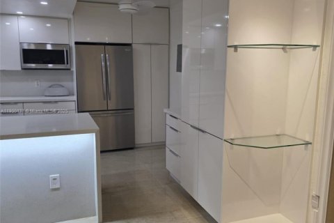 Condo in Miami, Florida, 2 bedrooms  № 1952663 - photo 8