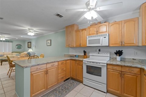 Copropriété à vendre à Sarasota, Floride: 2 chambres, 94.39 m2 № 2399172 - photo 8