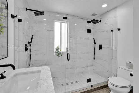 House in Weston, Florida 4 bedrooms № 1979382 - photo 26