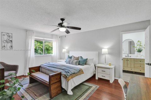 House in Weston, Florida 4 bedrooms № 1979382 - photo 23