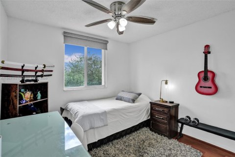 House in Weston, Florida 4 bedrooms № 1979382 - photo 18