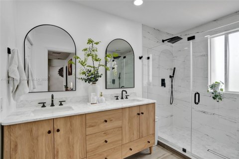 House in Weston, Florida 4 bedrooms № 1979382 - photo 25