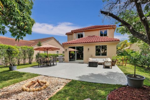 House in Weston, Florida 4 bedrooms № 1979382 - photo 2