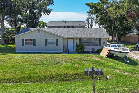 Commercial property in Venice, Florida 9 bedrooms, 148.55 sq.m. № 2205876 - photo 10
