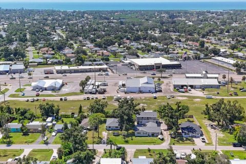 Commercial property in Venice, Florida 9 bedrooms, 148.55 sq.m. № 2205876 - photo 6