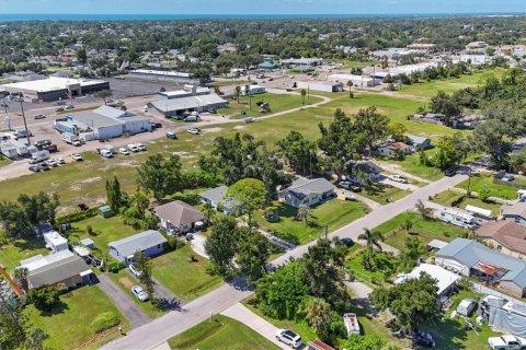 Commercial property in Venice, Florida 9 bedrooms, 148.55 sq.m. № 2205876 - photo 7