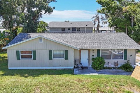 Commercial property in Venice, Florida 9 bedrooms, 148.55 sq.m. № 2205876 - photo 12