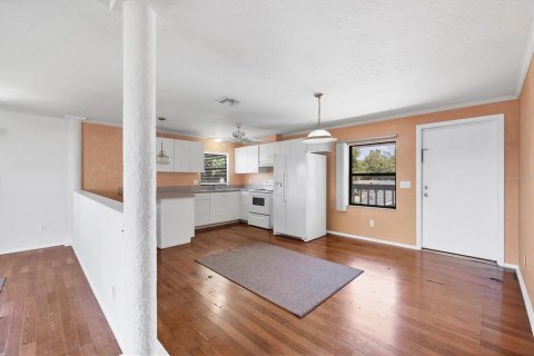 Commercial property in Venice, Florida 9 bedrooms, 148.55 sq.m. № 2205876 - photo 25