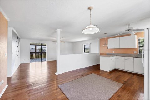 Commercial property in Venice, Florida 9 bedrooms, 148.55 sq.m. № 2205876 - photo 28