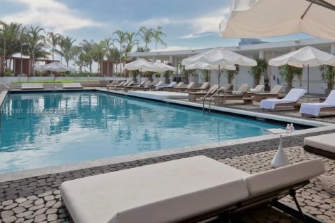 Condo in Miami, Florida, 3 bedrooms  № 1998528 - photo 19