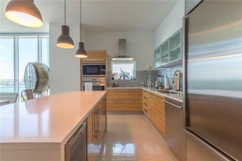 Condo in Miami, Florida, 3 bedrooms  № 1998528 - photo 7