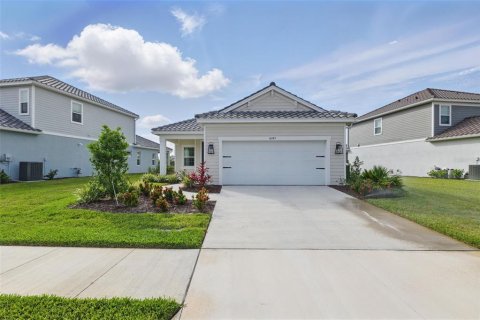 House in Sarasota, Florida 3 bedrooms, 172.89 sq.m. № 1679447 - photo 3