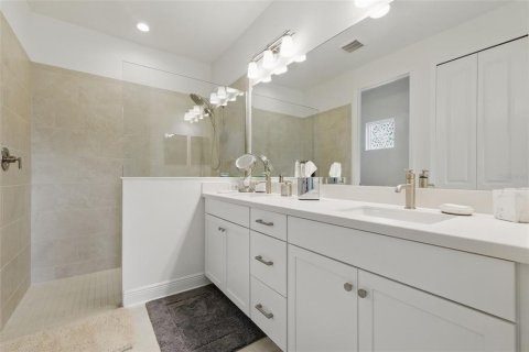 House in Sarasota, Florida 3 bedrooms, 172.89 sq.m. № 1679447 - photo 23