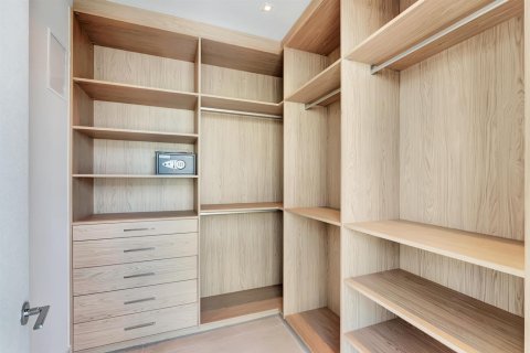 Купить кондоминиум в Форт-Лодердейл, Флорида 3 комнаты, 204.85м2, № 2268105 - фото 27
