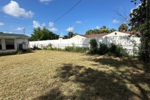 Commercial property in New Port Richey, Florida 79.15 sq.m. № 2207925 - photo 7