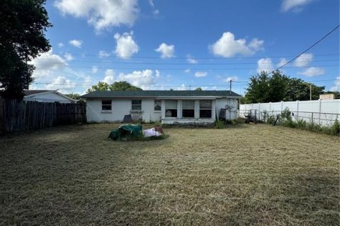 Commercial property in New Port Richey, Florida 79.15 sq.m. № 2207925 - photo 4