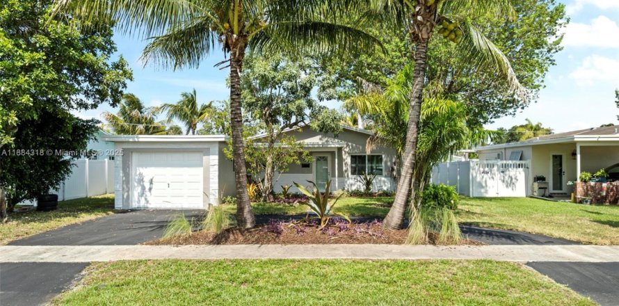 Дом в Дания-Бич, Флорида 3 спальни, 137.5м2 № 1931013