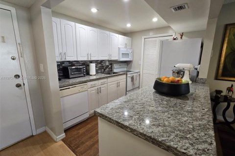 Купить кондоминиум в Уэстон, Флорида 2 спальни, 102.75м2, № 2040059 - фото 9