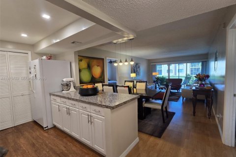 Купить кондоминиум в Уэстон, Флорида 2 спальни, 102.75м2, № 2040059 - фото 12