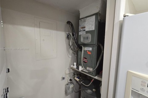 Купить кондоминиум в Уэстон, Флорида 2 спальни, 102.75м2, № 2040059 - фото 16