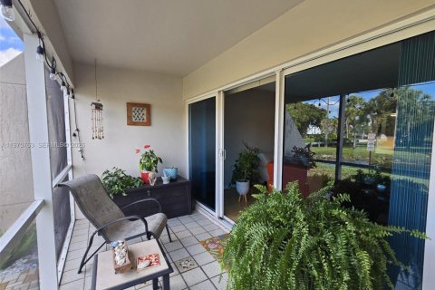 Купить кондоминиум в Уэстон, Флорида 2 спальни, 102.75м2, № 2040059 - фото 7