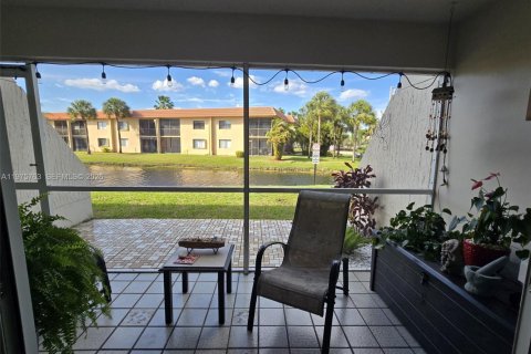 Купить кондоминиум в Уэстон, Флорида 2 спальни, 102.75м2, № 2040059 - фото 6