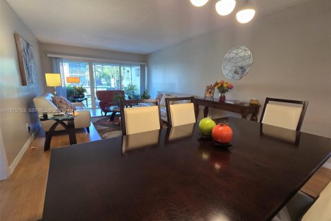 Купить кондоминиум в Уэстон, Флорида 2 спальни, 102.75м2, № 2040059 - фото 5