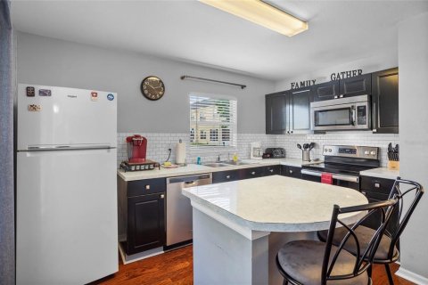 Townhouse in Kissimmee, Florida 4 bedrooms, 174.01 sq.m. № 1795138 - photo 14