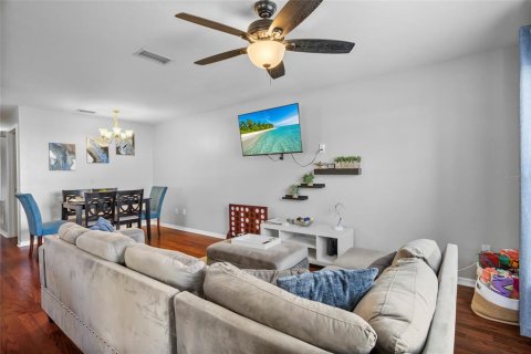 Townhouse in Kissimmee, Florida 4 bedrooms, 174.01 sq.m. № 1795138 - photo 10