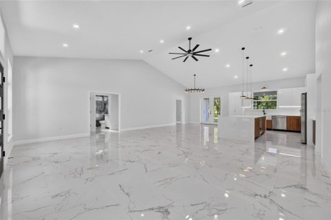 House in Ocala, Florida 4 bedrooms, 190.73 sq.m. № 2156321 - photo 13