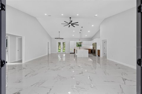 House in Ocala, Florida 4 bedrooms, 190.73 sq.m. № 2156321 - photo 9