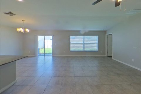 House in Ruskin, Florida 4 bedrooms, 179.86 sq.m. № 1910964 - photo 2