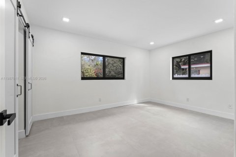 Купить виллу или дом в Норт-Майами-Бич, Флорида 7 спален, 204.48м2, № 2050307 - фото 15