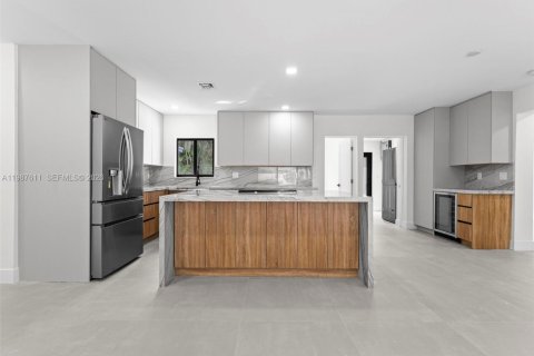 Дом в Норт-Майами-Бич, Флорида 7 спален, 204.48м2 № 2050307